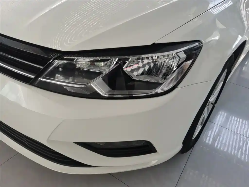 Volkswagen Lamando 2017 230TSI DSG Trend Edition фото 24