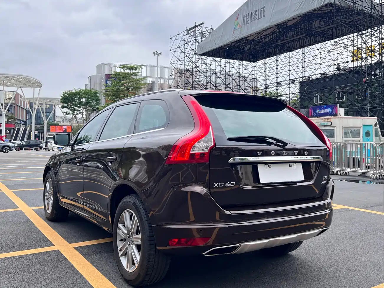 Фото 4 - Volvo XC60