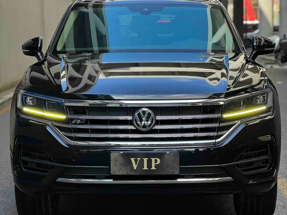 Volkswagen Touareg 2019 3.0TSI Sharp Edge Edition China VI фото 2