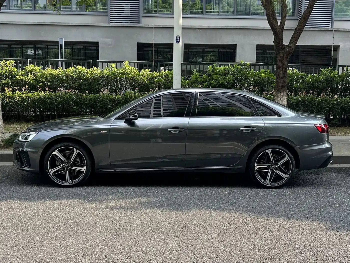 Audi A4L 2025 2025 2 Million Celebration Edition 40 TFSI Luxury Dynamic