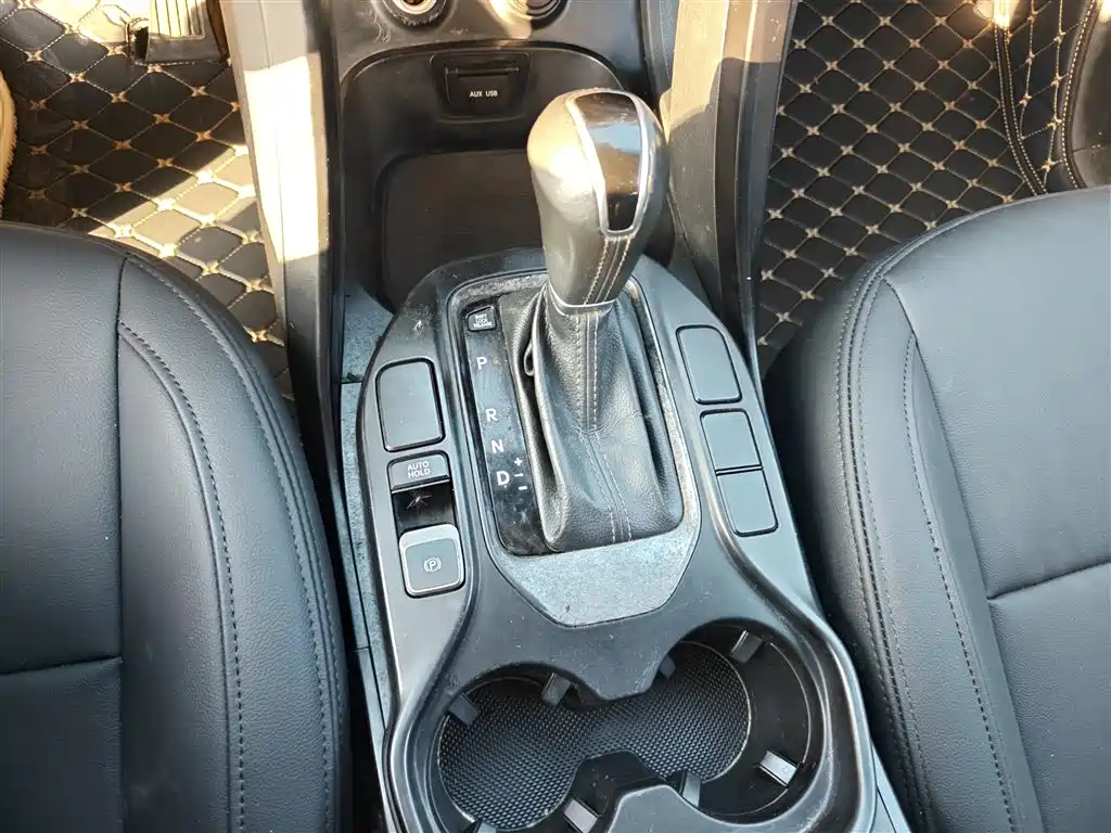 Hyundai Santa Fe 2013 Model 2.4L Automatic 2WD Comfort фото 11