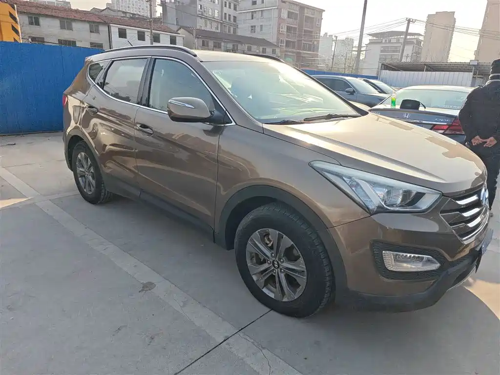 Hyundai Santa Fe 2013 Model 2.4L Automatic 2WD Comfort фото 23
