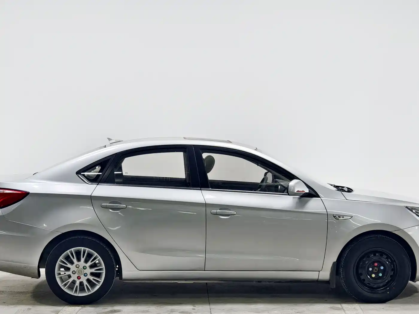 Фото 8 - Changan Eado