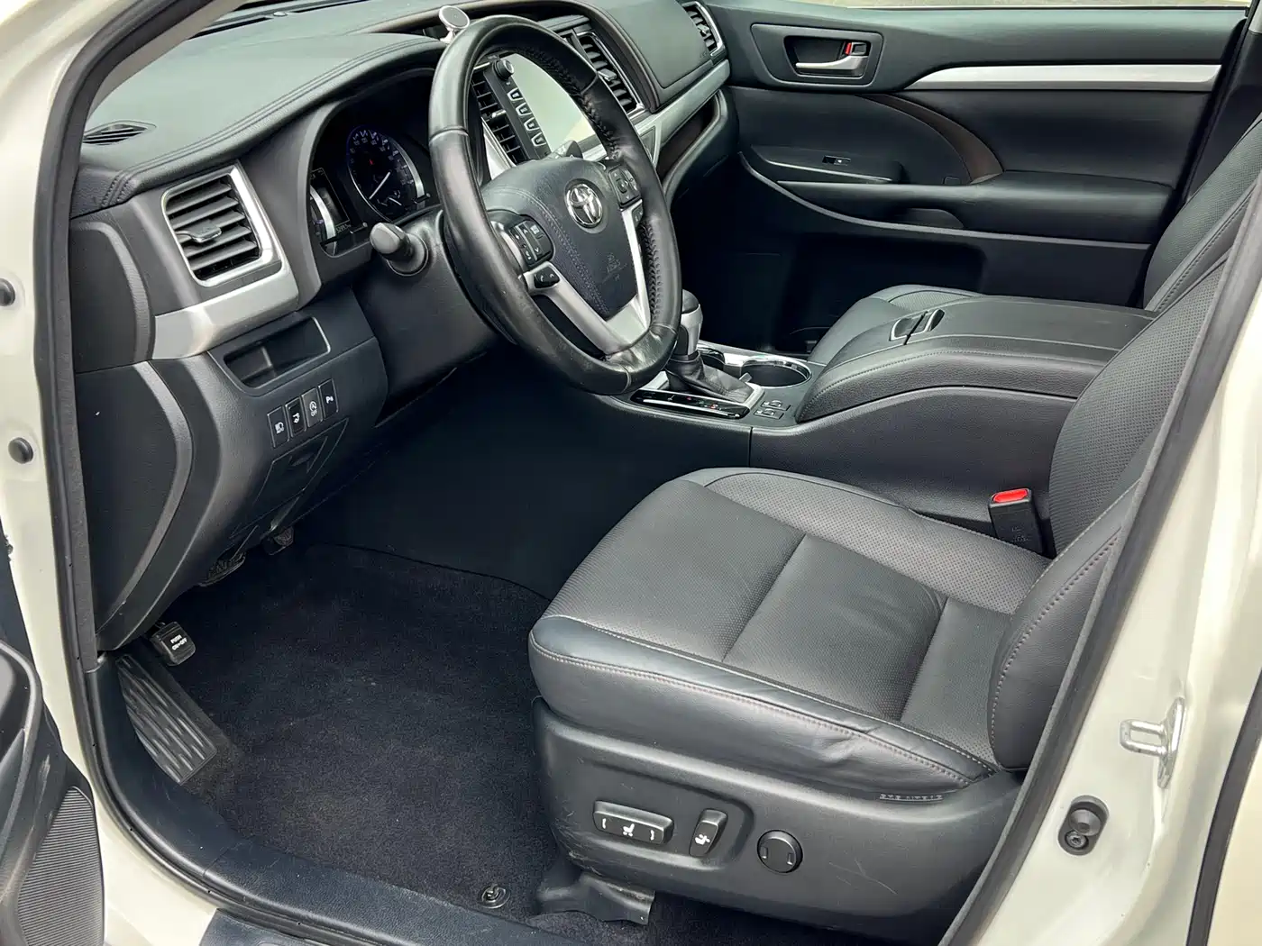 Toyota Highlander 2018 2.0T 4WD Luxury 7-seater China VI фото 3