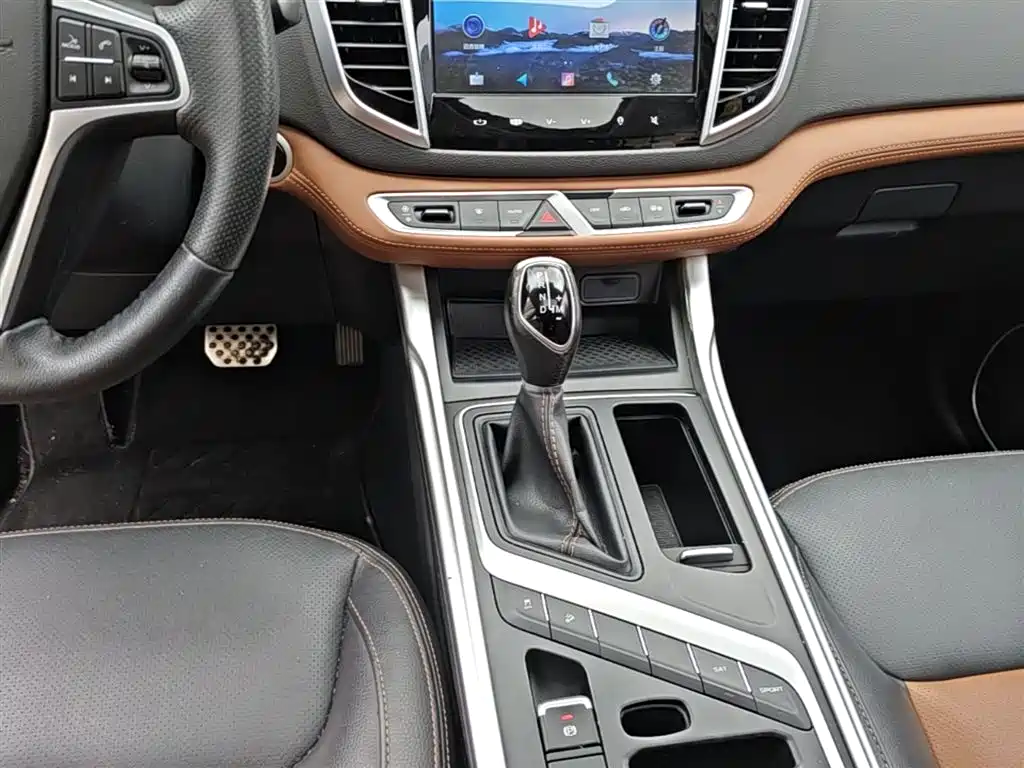 Фото 14 - Geely Emgrand X6