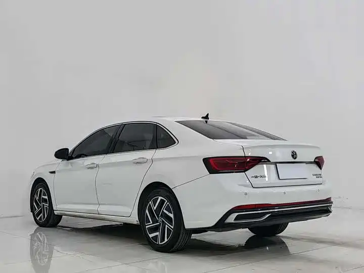 Volkswagen Sagitar 2023 300TSI DSG Surpassing Edition фото 9