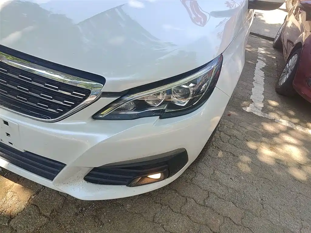 Peugeot 308 2016 1.6L Automatic Luxury фото 24