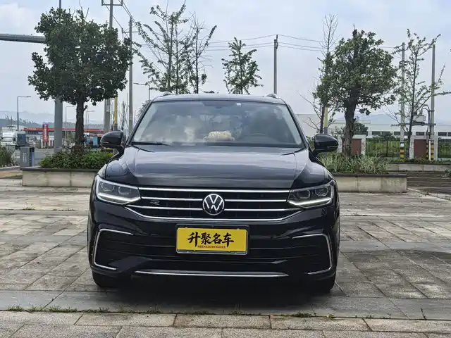 Volkswagen Tiguan L 330TSI, автомат, моноприводный, R-Line, Beyond Enjoy