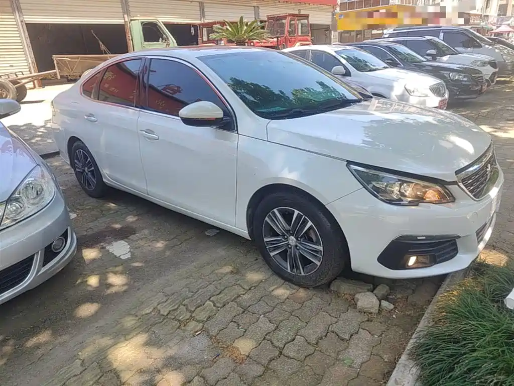Peugeot 308 2016 1.6L Automatic Luxury фото 4
