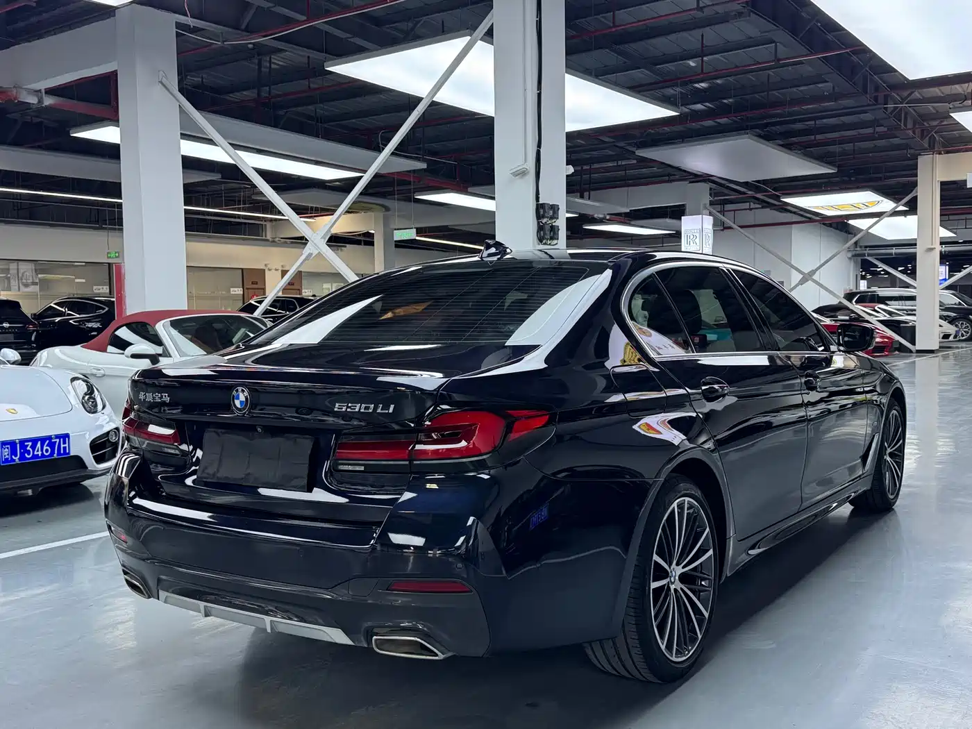 BMW 5 Series 2021 530Li Leading M Sport Package фото 17