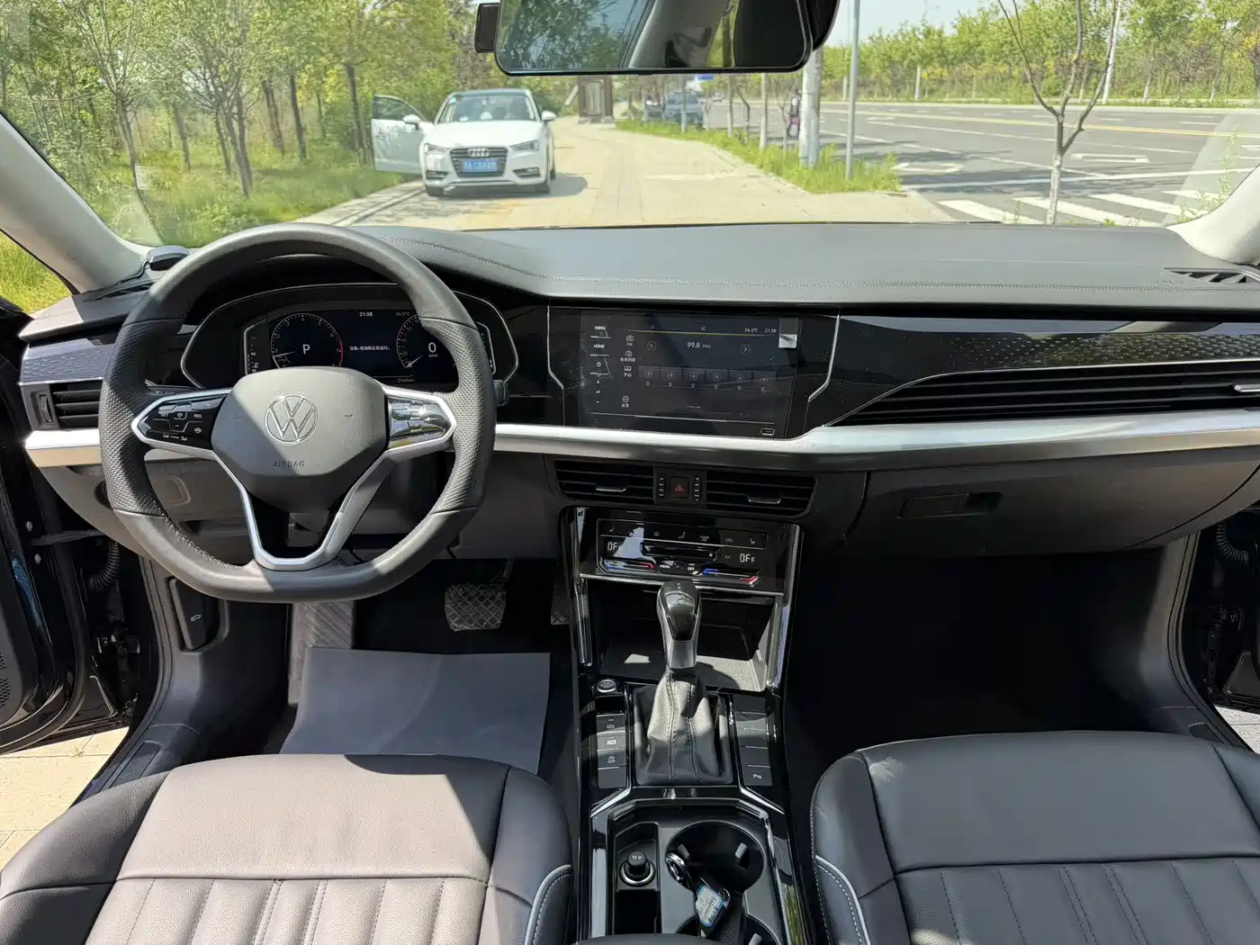 Фото 21 - Volkswagen Passat
