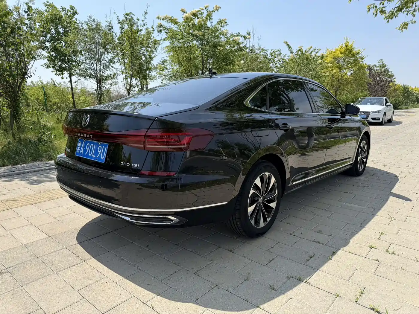 Фото 9 - Volkswagen Passat