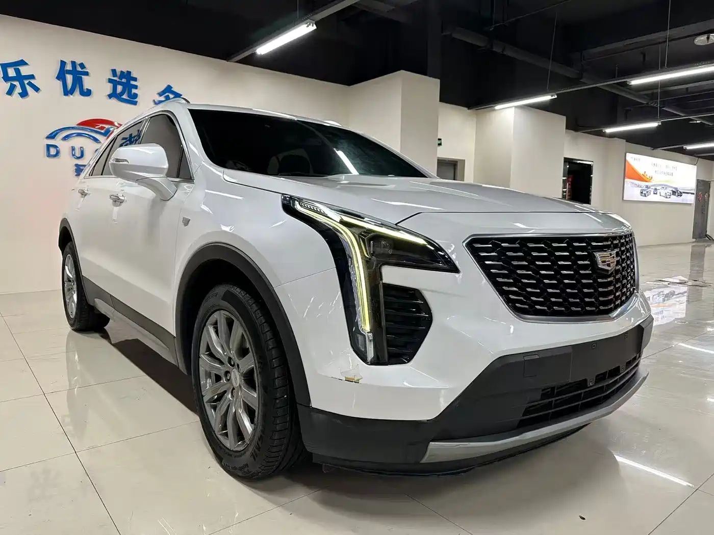Cadillac XT4 2020 28T FWD Leading Trim фото 3