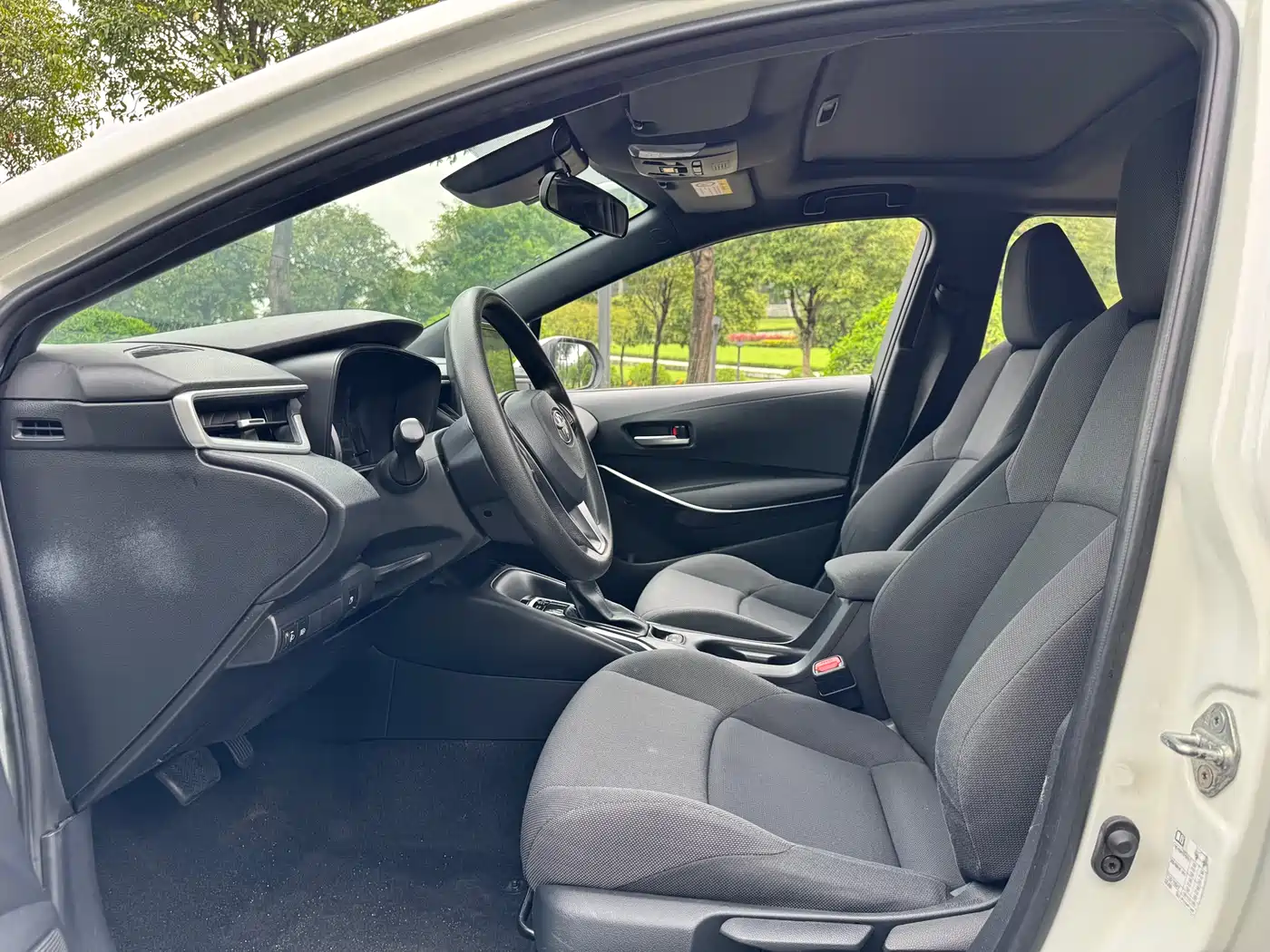 Toyota Levin 2019 Hybrid 1.8H E-CVT Luxury Edition China VI фото 4