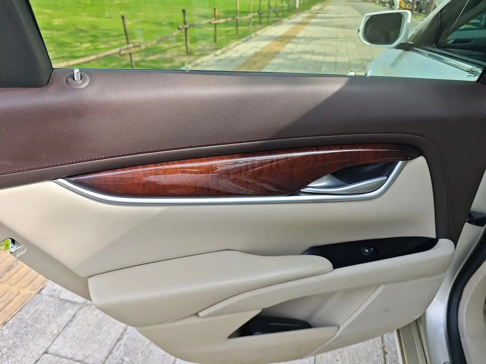Photo 11 - Cadillac XTS