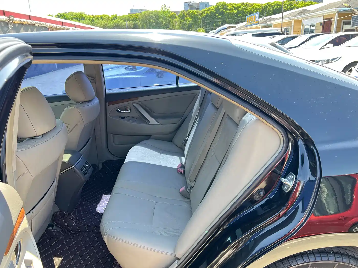 Toyota Camry 2011 240G Luxury Anniversary Edition фото 15