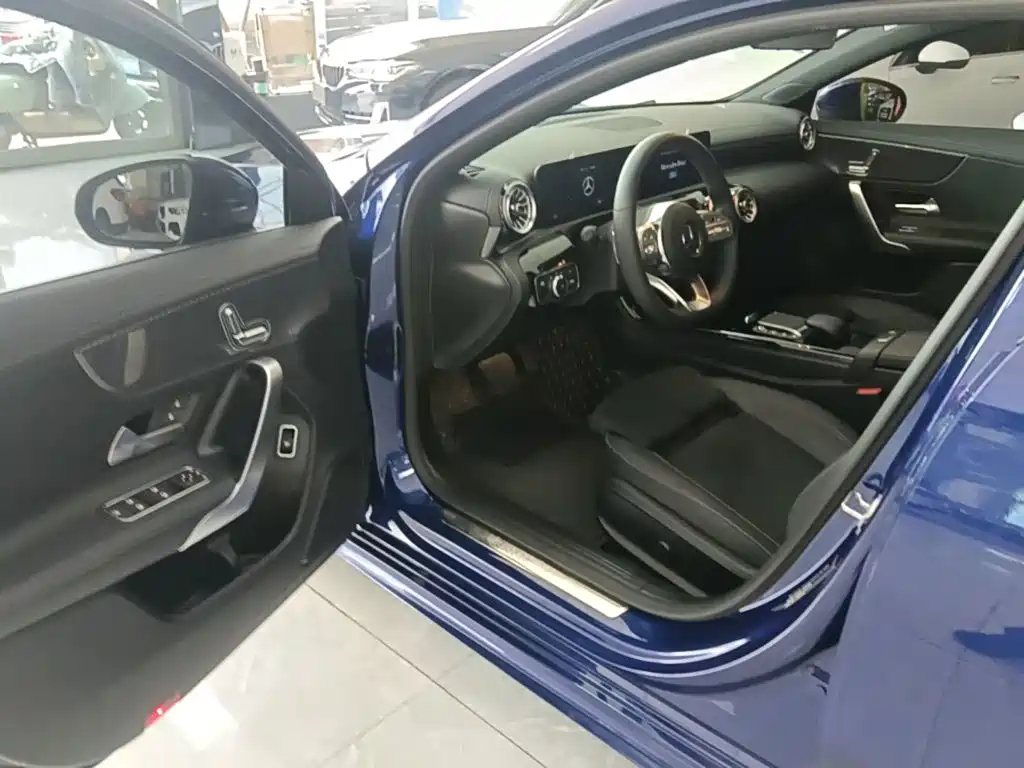 MERCEDES-BENZ CLASS A