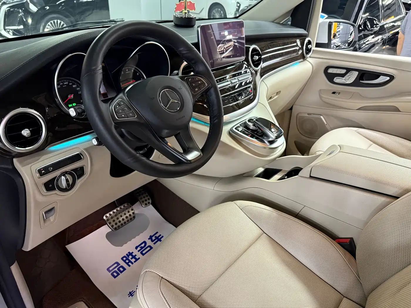 Mercedes-Benz V-Class 2018 V 260 Premium Edition China VI фото 9
