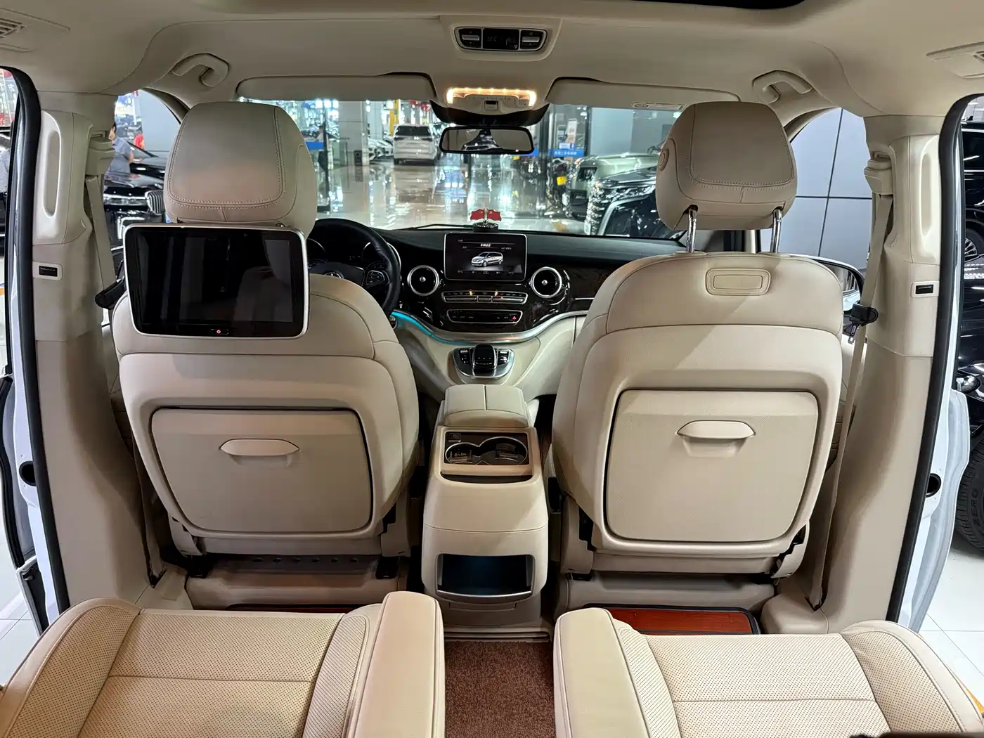 Mercedes-Benz V-Class 2018 V 260 Premium Edition China VI фото 18