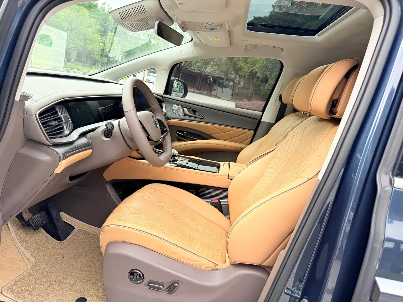 Denza D9 2022 DM-i 970 AWD Flagship фото 9