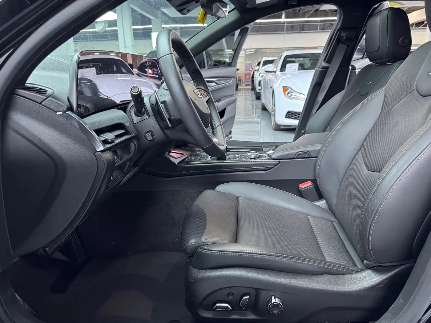 Cadillac CT5 2024 28T Platinum Edition фото 4