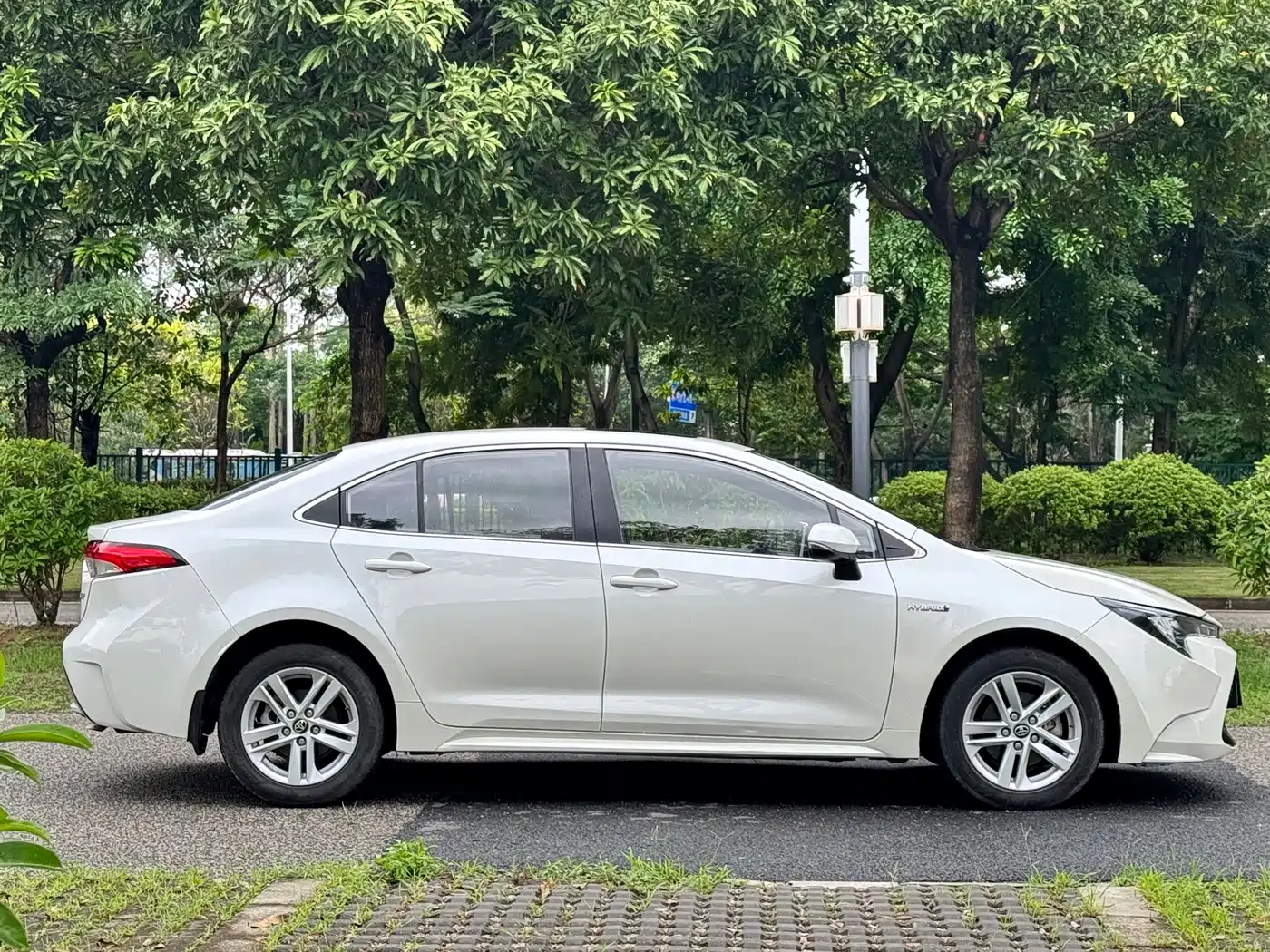 Toyota Levin 2019 Hybrid 1.8H E-CVT Luxury Edition China VI фото 19