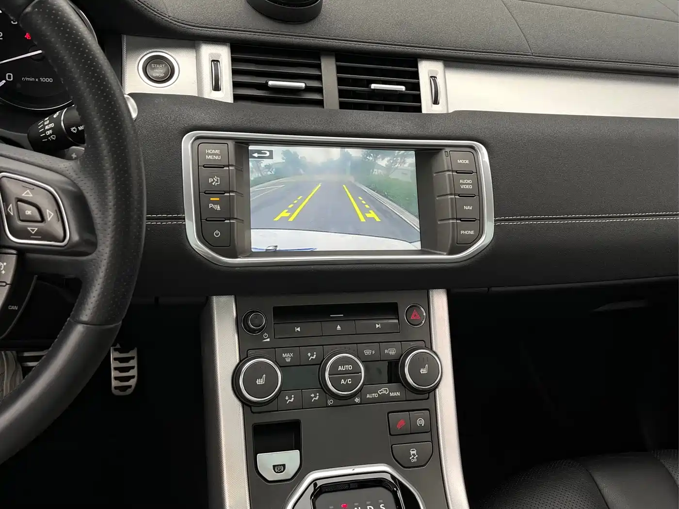 Land Rover Range Rover Evoque (Import) 2014 2014 2.0T 5-door Brilliance Sport