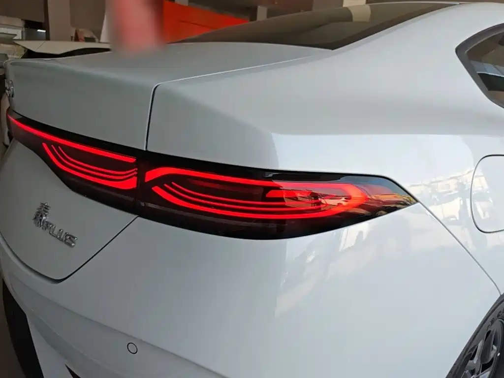 BYD Qin PLUS 2026 DM-i Smart Edition 128KM Progressive фото 8