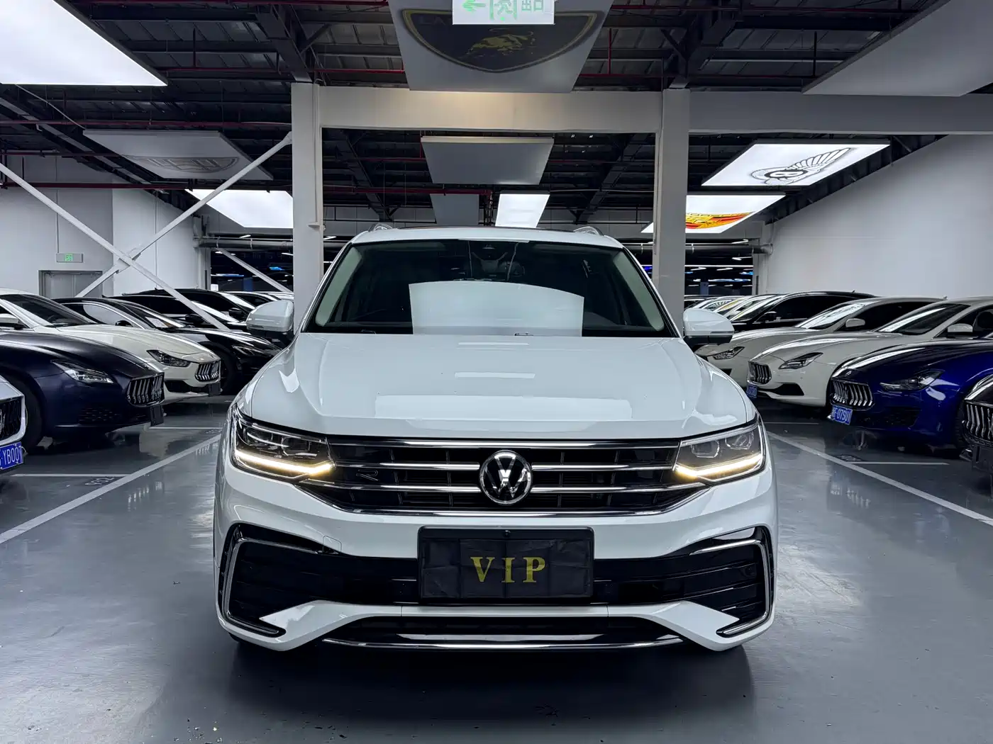 Volkswagen Tiguan L 2023 330TSI Auto 2WD R-Line Premium Edition фото 2