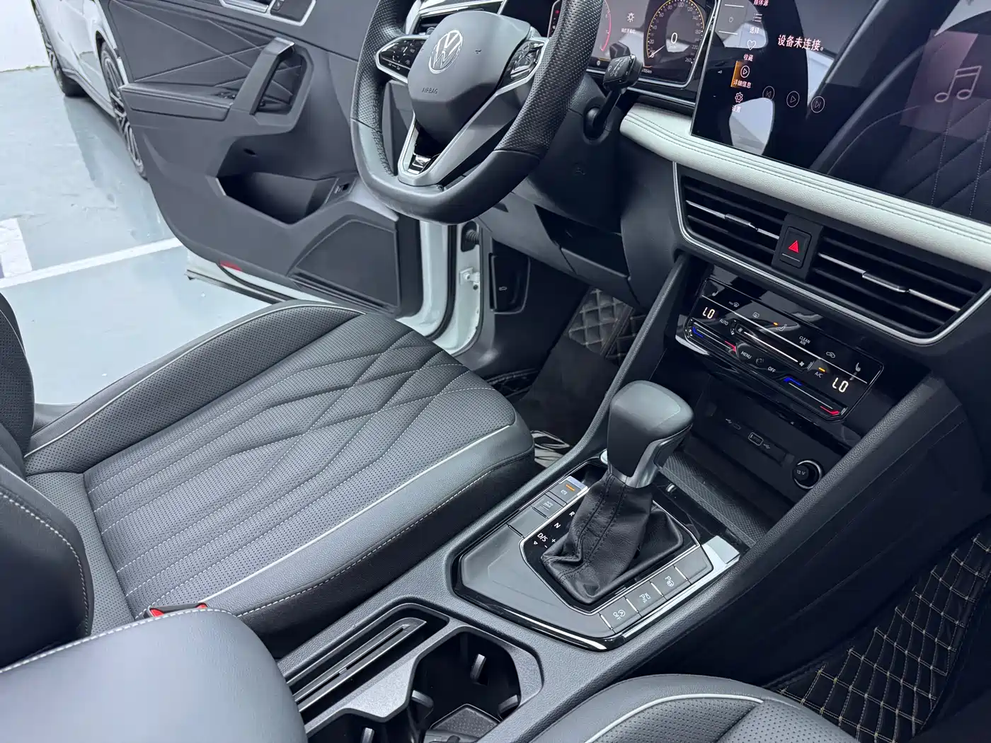 Volkswagen Tiguan L 2023 330TSI Auto 2WD R-Line Premium Edition фото 12