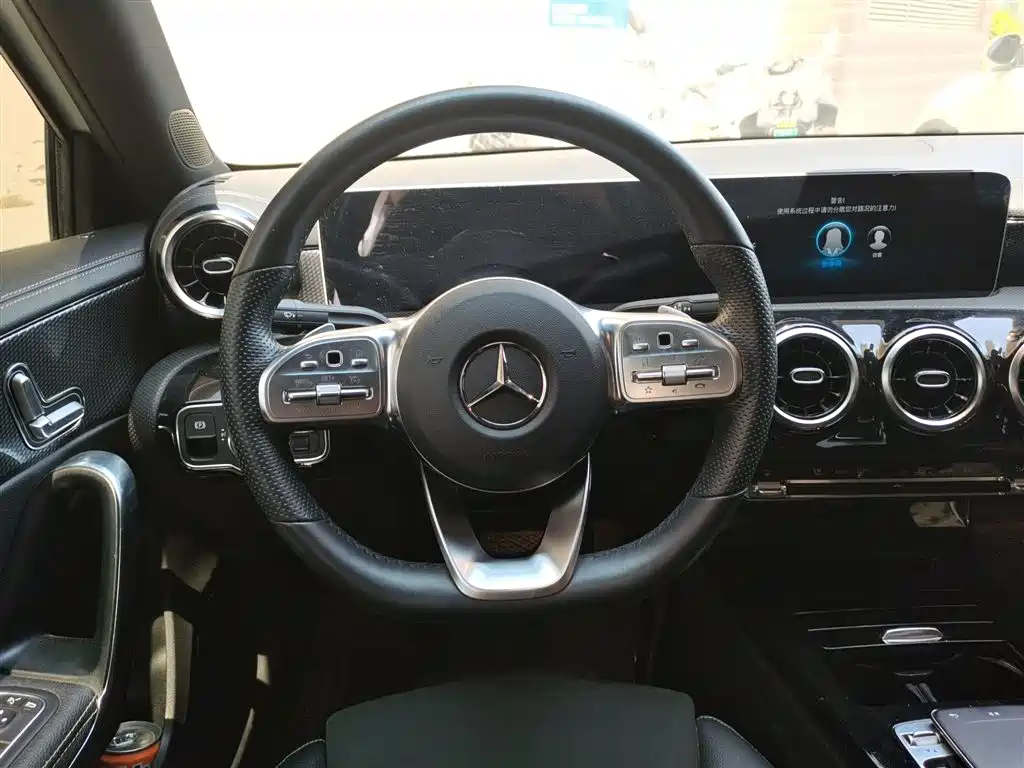 Mercedes-Benz A-Class 2019 A 200 L Sport Sedan фото 3