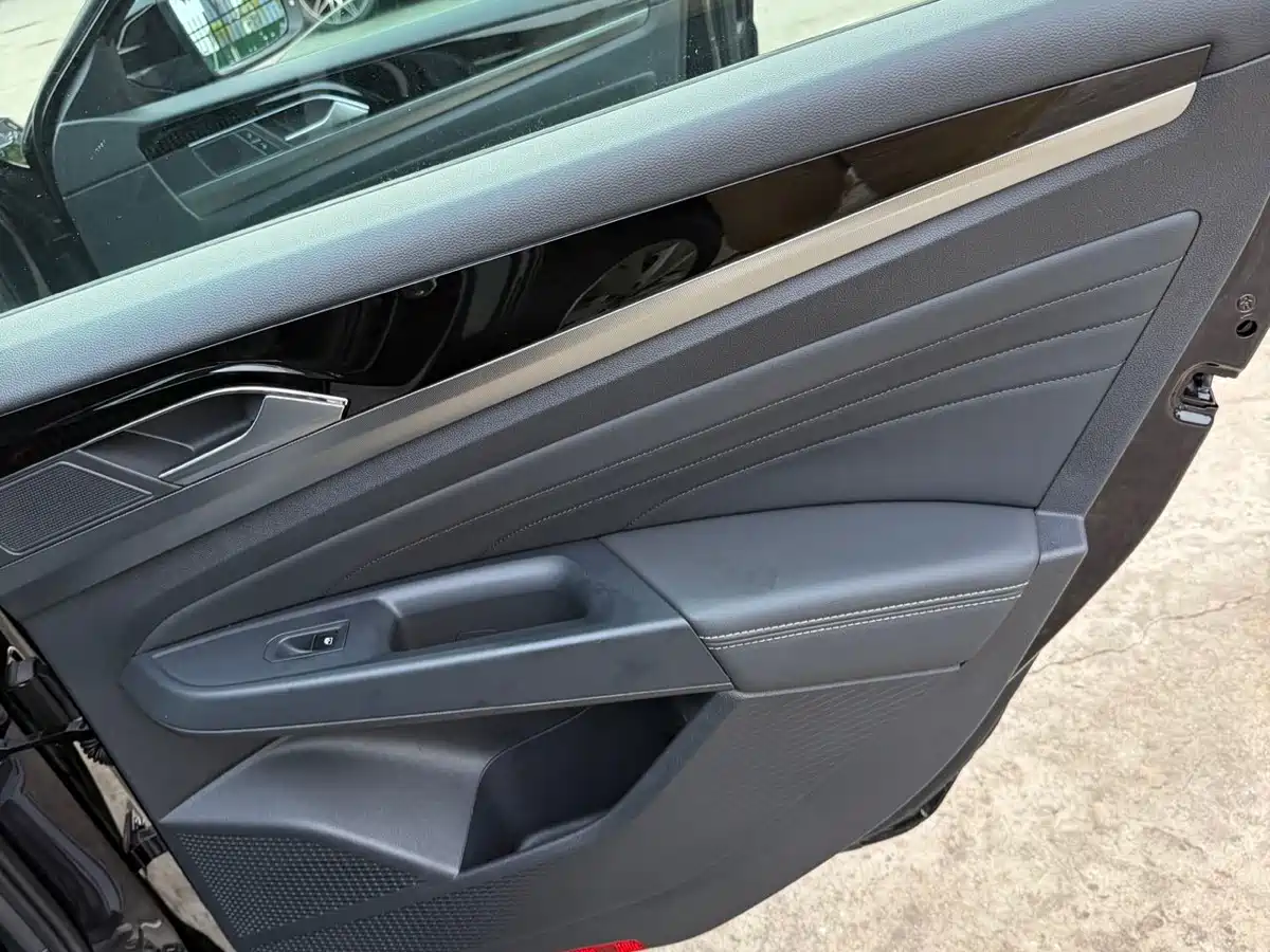 Volkswagen Passat 2022 280TSI Business Edition фото 15