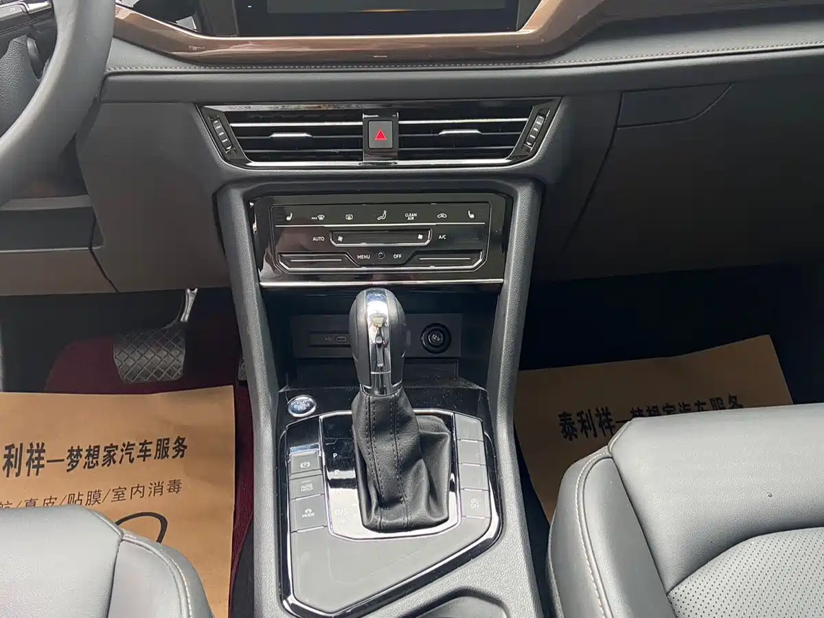 Volkswagen Tharu 2022 280TSI FWD Luxury Edition фото 11