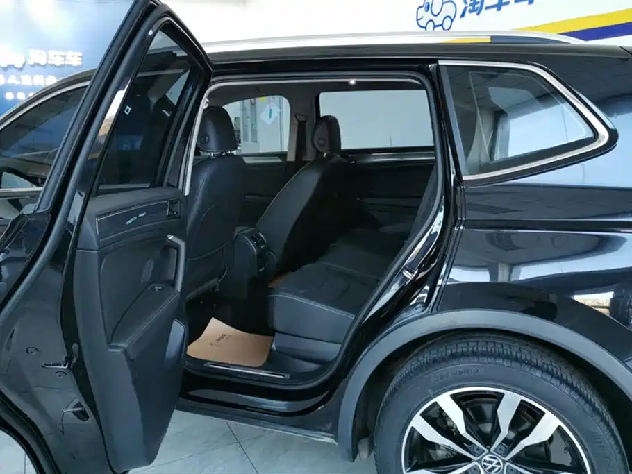 Volkswagen Tiguan L 2021 330TSI Automatic 2WD R-Line Premium фото 11