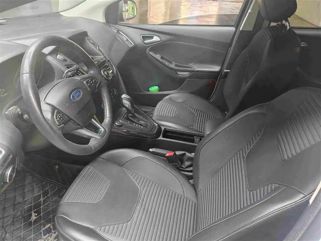 Photo 4 - Ford Focus