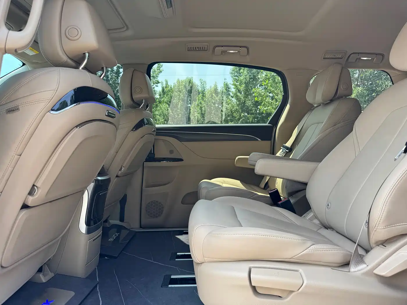 Buick GL8 New Energy 2025 Landlux Smart Edition 7-seater фото 6