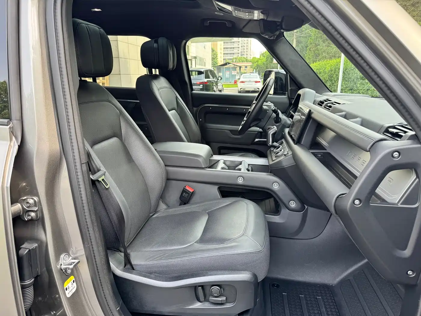 Land Rover Defender 2025 110 3.0T P400 X фото 21