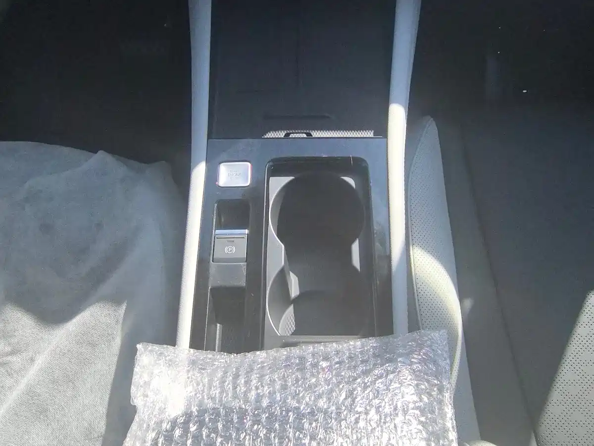 Jetta VS8 2026 2025 Base