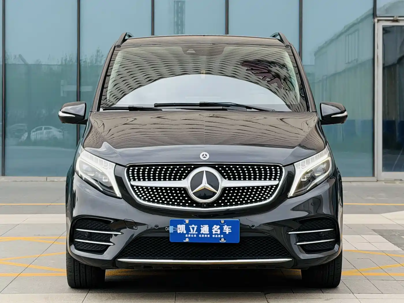 Mercedes-Benz V-Class 2021 V 260 L Long Wheelbase Luxury Edition фото 2