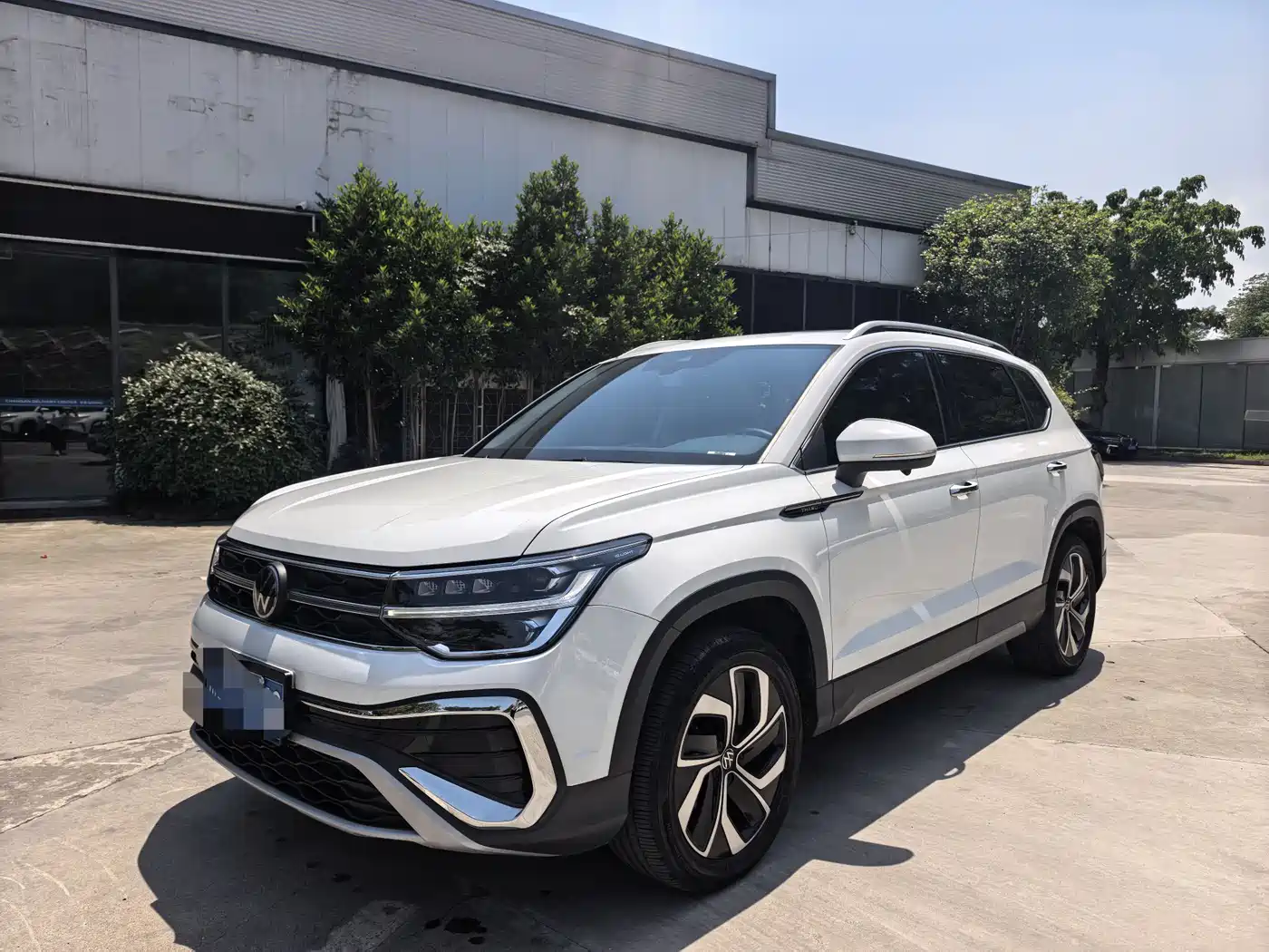 Volkswagen Tharu 2023 300TSI 2WD Full Moon Edition