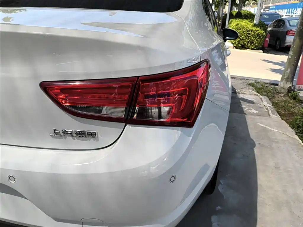 Buick Verano 2018 Sedan 20T Dual Clutch Leading фото 8