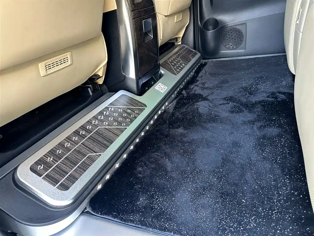 Toyota Alphard 2021 Hybrid 2.5L Premium фото 19