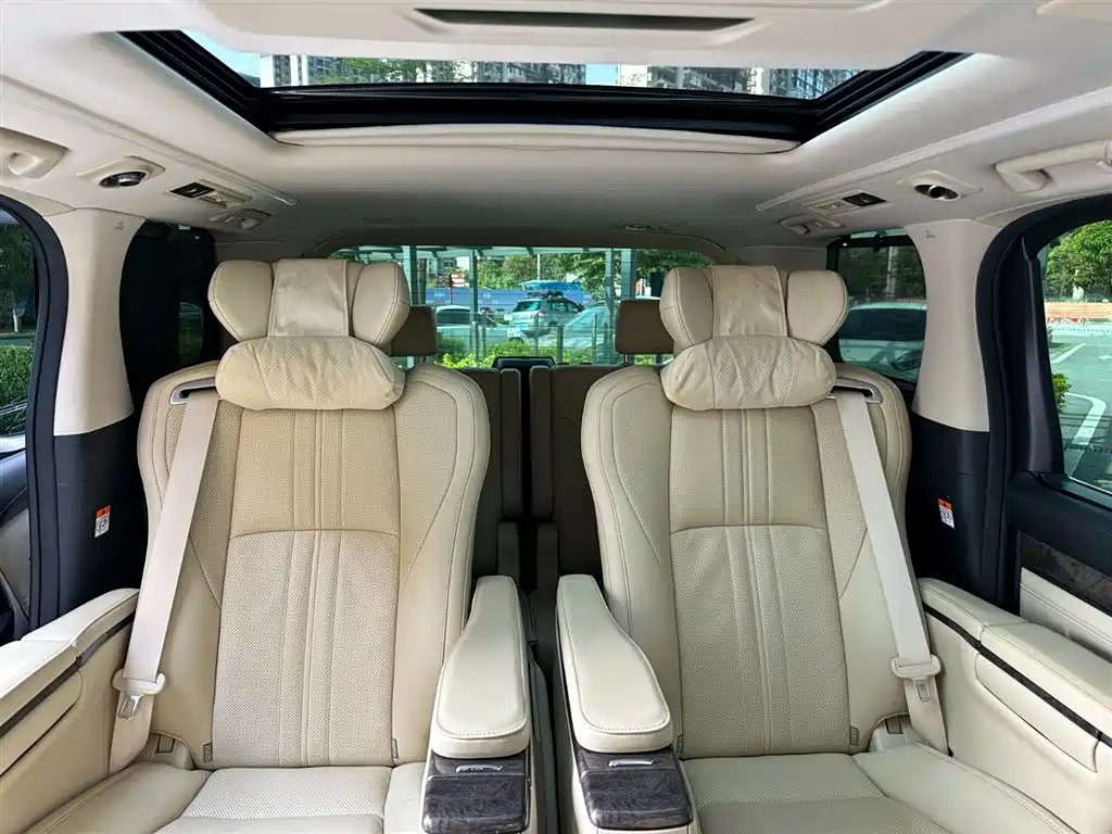 Toyota Alphard 2021 Hybrid 2.5L Premium фото 29