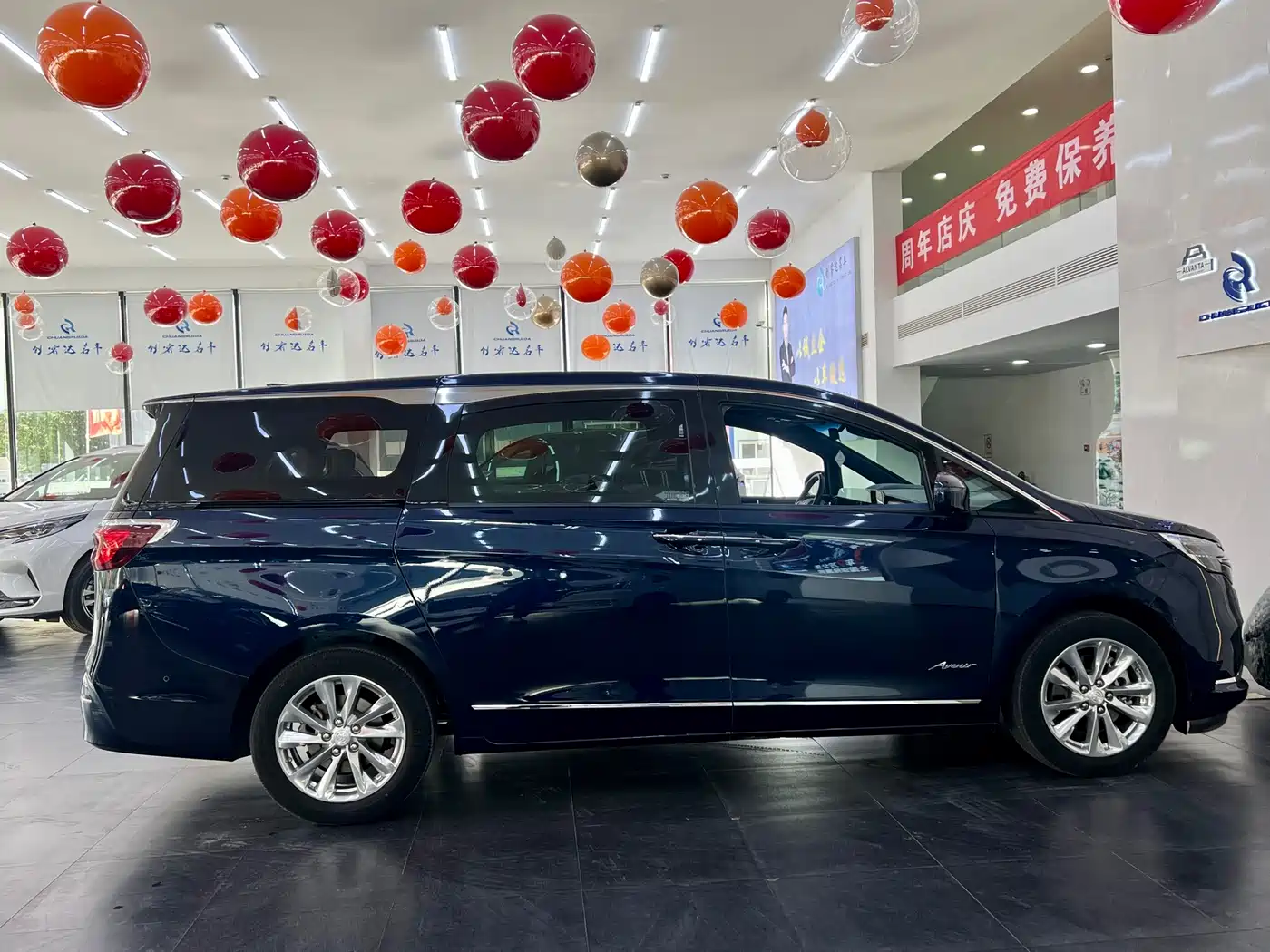 Buick GL8 2021 Avenir Aivia 4-Seater Prestige Edition фото 4