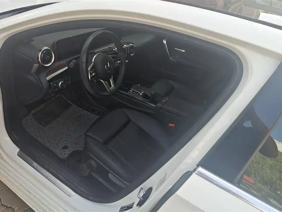 Mercedes-Benz A-Class 2020 Facelift A 180 L Sport Sedan фото 9