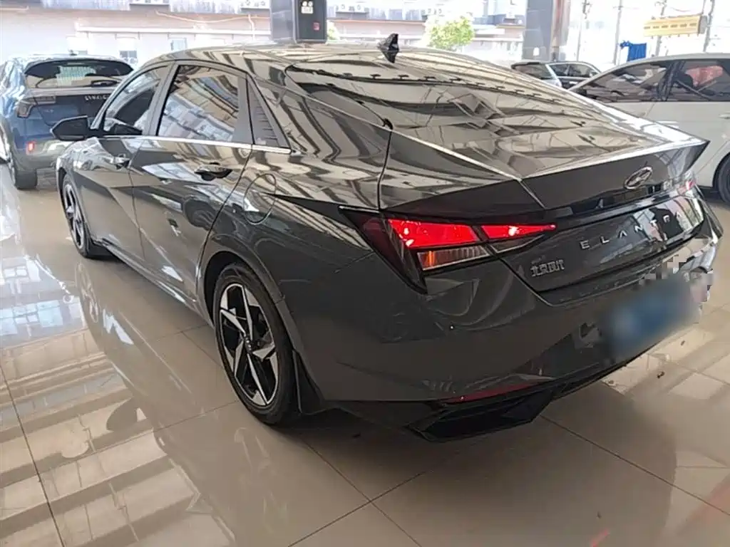 Hyundai Elantra 2022 1.5L CVT GLX Elite Edition фото 5