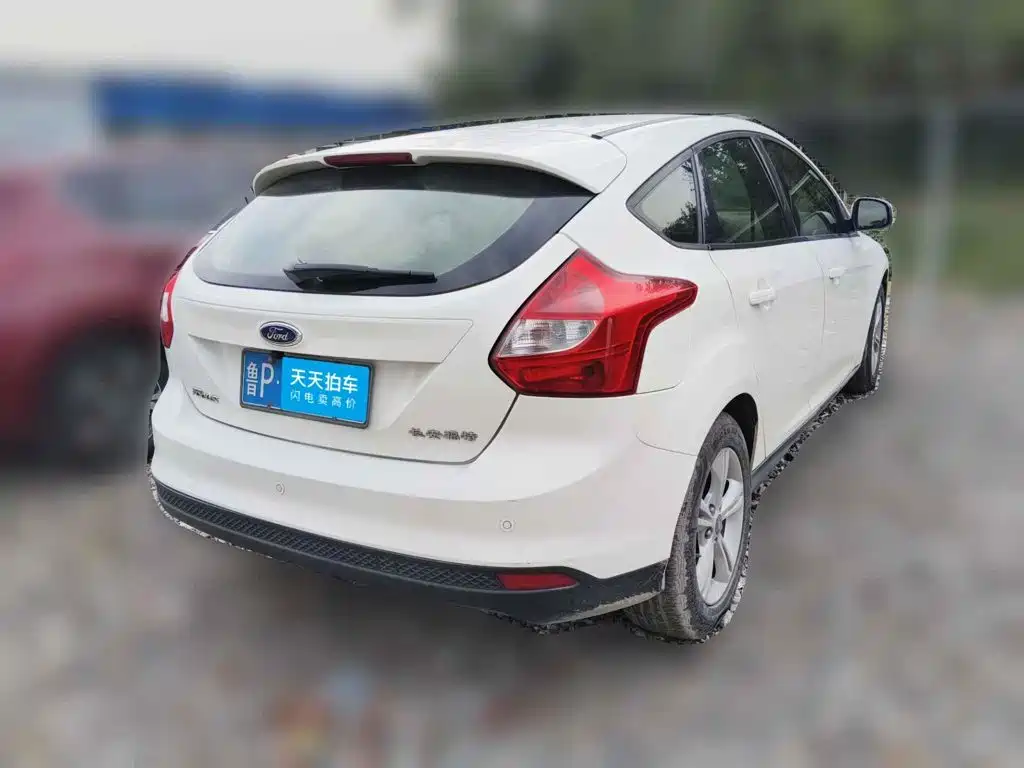 Фото 2 - Ford Focus