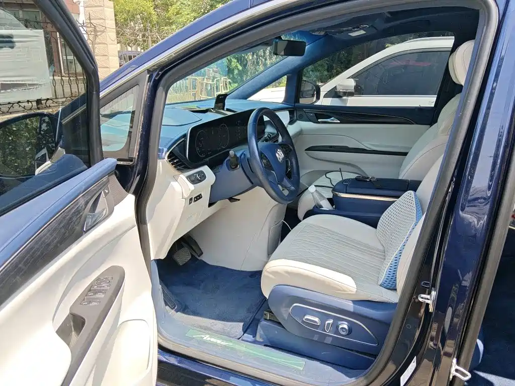 Фото 14 - Buick GL8