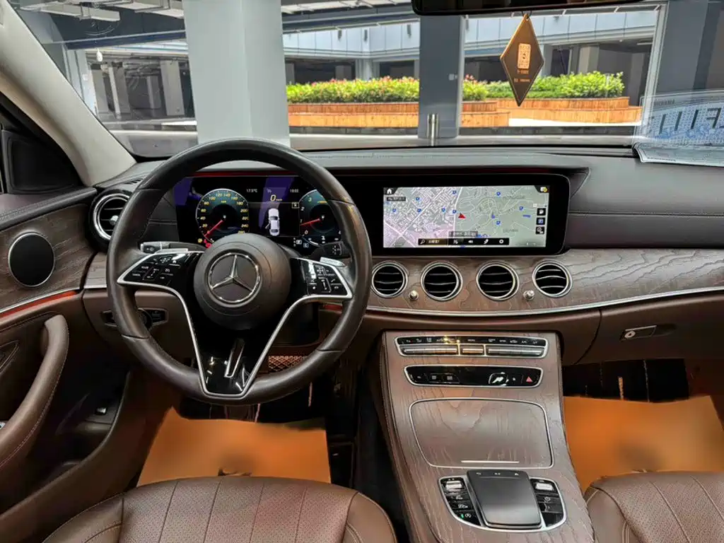 MERCEDES-BENZ E-CLASS