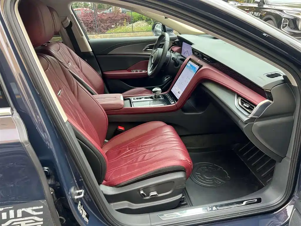 Hongqi H5 2024 2.0T Automatic Smart Connect Flag Leader Edition фото 7